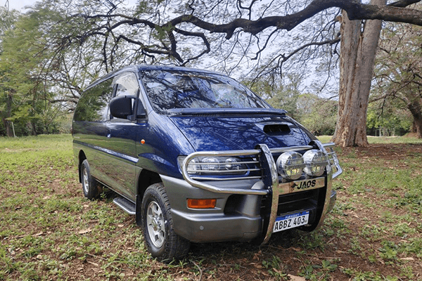 Mitsubishi_Delica